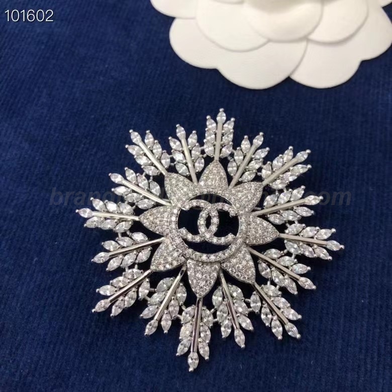 Chanel Brooch 269